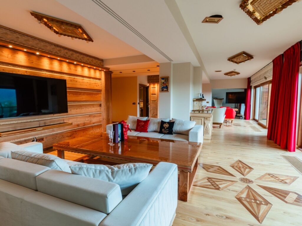 WhatsApp Image 2024-06-04 at 13.08.10 (2)b-m