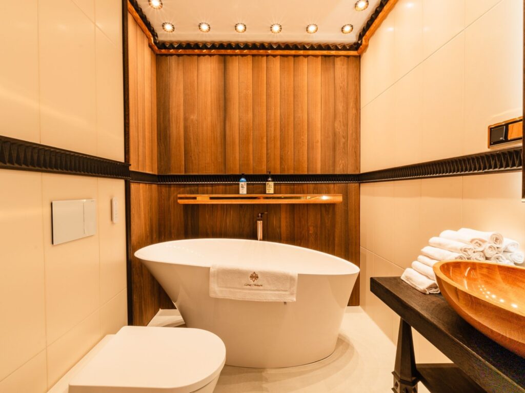 WhatsApp Image 2024-06-04 at 13.08.11 (1)b-m