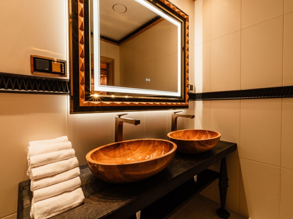 WhatsApp Image 2024-06-04 at 13.08.12 (1)b-m